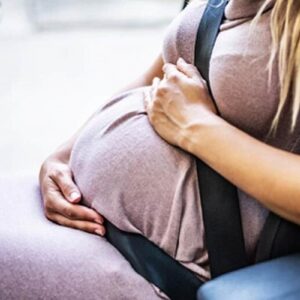 Clinica della maternità surrogata a Creta, donne dell'est per conto di italiani e tedeschi, la polizia interviene