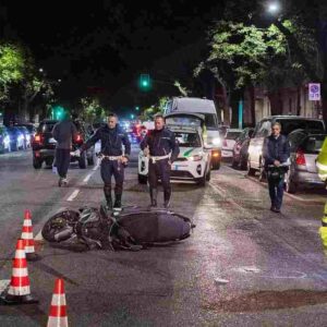 Morta la donna di 84 anni investita a Milano da una moto