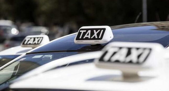 scontro governo sindaci su decreto taxi