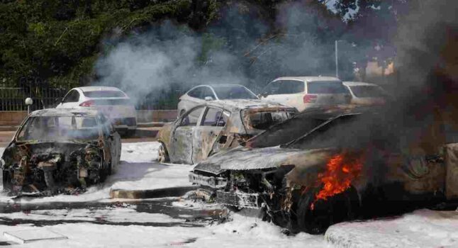 israele auto incendiata
