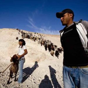 I beduini del deserto del Negev una volta erano padroni, ora vittime della destra israeliana e dei razzi di Hamas
