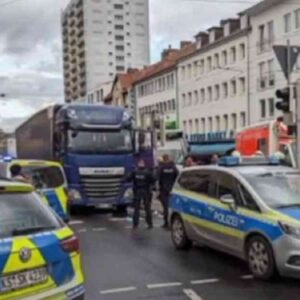 germania camion travolge folla