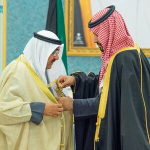 L’emiro del Kuwait Sheikh Meshal Al-Ahmad Al-Jaber Al-Sabah è stato ricevuto dal re e principe ereditario dell’Arabia Saudita