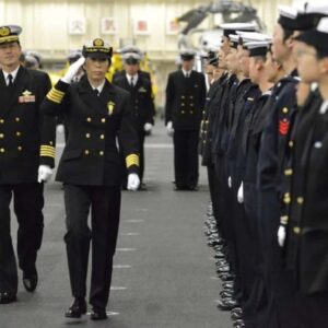 Donne marines in Giappone, gli uomini non vogliono più fare il soldato, arruolamento femminile si impone