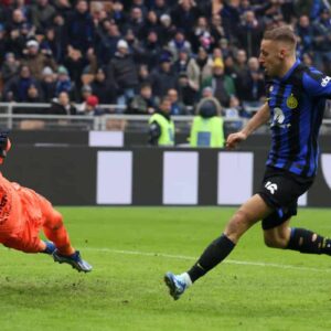 Inter campione d’inverno, vittoria rocambolesca sul Verona (2-1) che ha fallito il rigore del pareggio al 101esimo minuto di gioco, finale thrilling