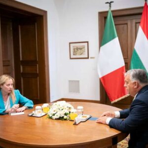 Piegati i veti di Orban, successo di Giorgia Meloni