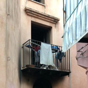 Un balcone, foto archivio ANSA