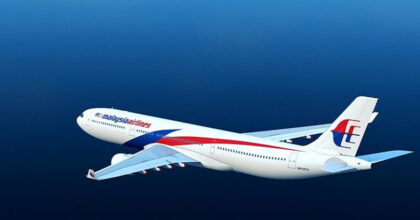L’aereo della Malaysia Airlines MH370 fu abbattuto da Awac americani? la teoria di un nuovo libro