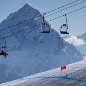 I geni del giorno: ubriachi sulle piste da sci, si beccano una multa da 204 euro