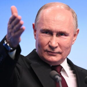 Putin confermato presidente della Russia, parte il 5° mandato. Vittoria plebiscitaria alle elezioni: sfiora il 90%