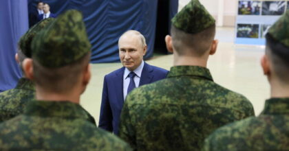 Putin, invadere l'Europa? Una "totale assurdità per intimidire la popolazione"
