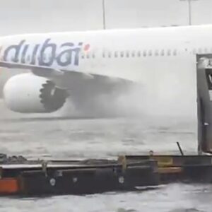 L'aeroporto di Dubai sotto l'acqua