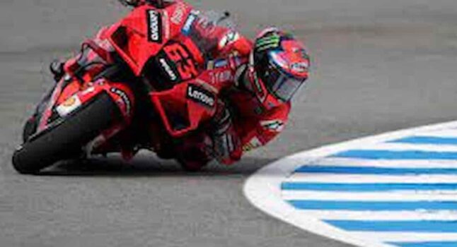 MotoGP in Spagna, a Jerez de la Frontera derby italiano Ducati-Aprilia, c’è Valentino Rossi ai box per Bezzecchi