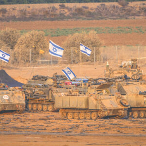 Israele risponderà all'attacco dell'Iran, ne è certo David Cameron, ma è vago