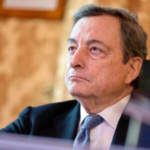 Draghi cosa farà a Bruxelles? "Gli chiederanno di svuotare la pattumiera la sera", crudeli giudizi Draghi cosa farà a Bruxelles? "Gli chiederanno di svuotare la pattumiera la sera", crudeli giudizi