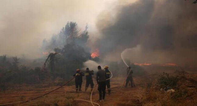 Incendi dei boschi, per combatterli negli Usa, impiegano i detenuti, occasione per cambiare vita