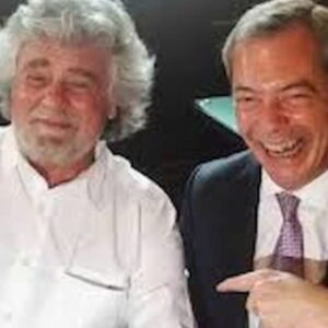 Nigel Farage, padrino delll'uscita dall'Europa, con Beppe Grillo