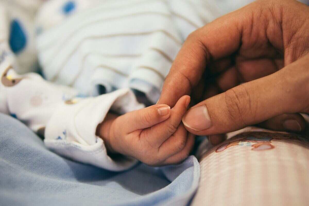 la manina di un neonato